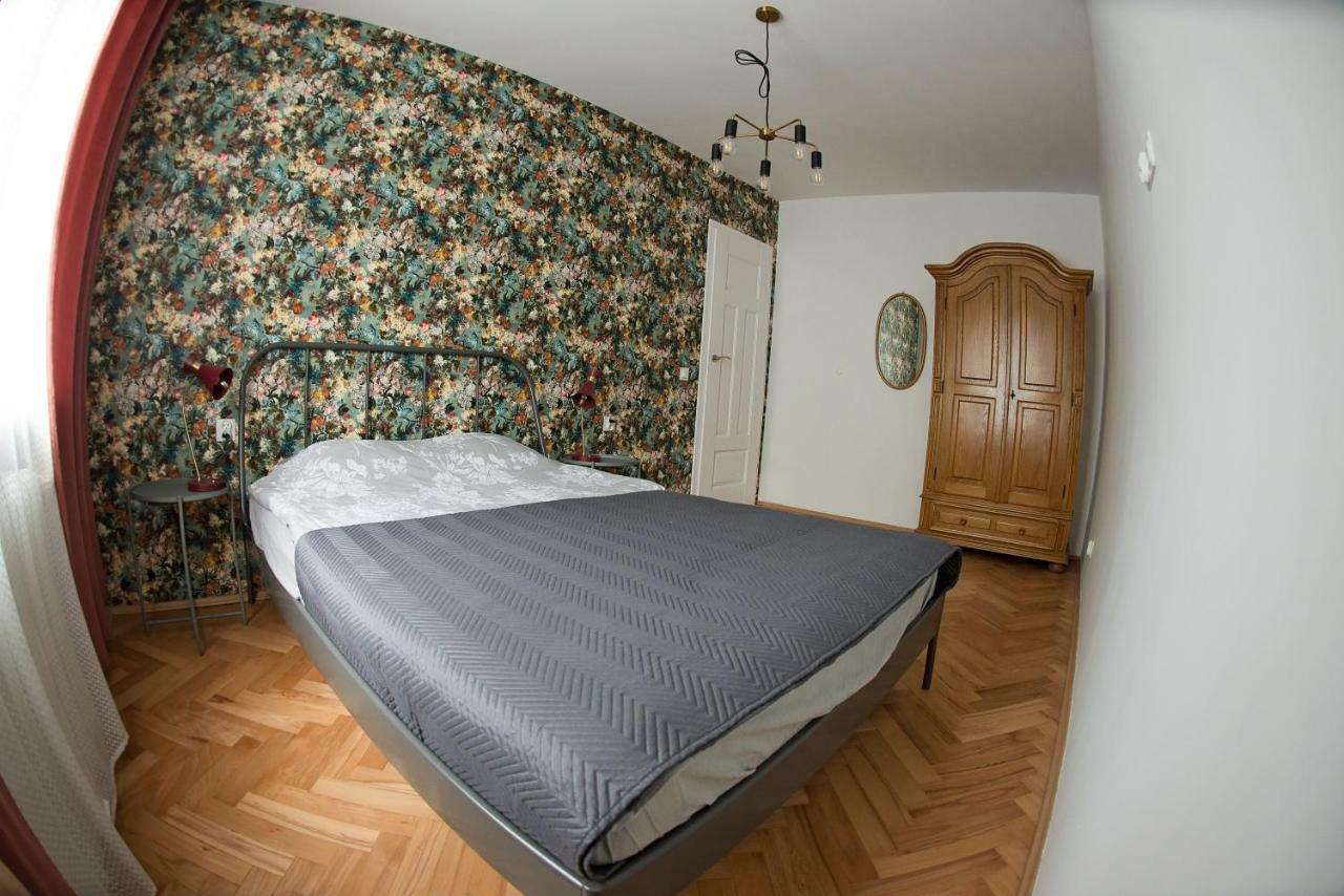 Retro Apartment