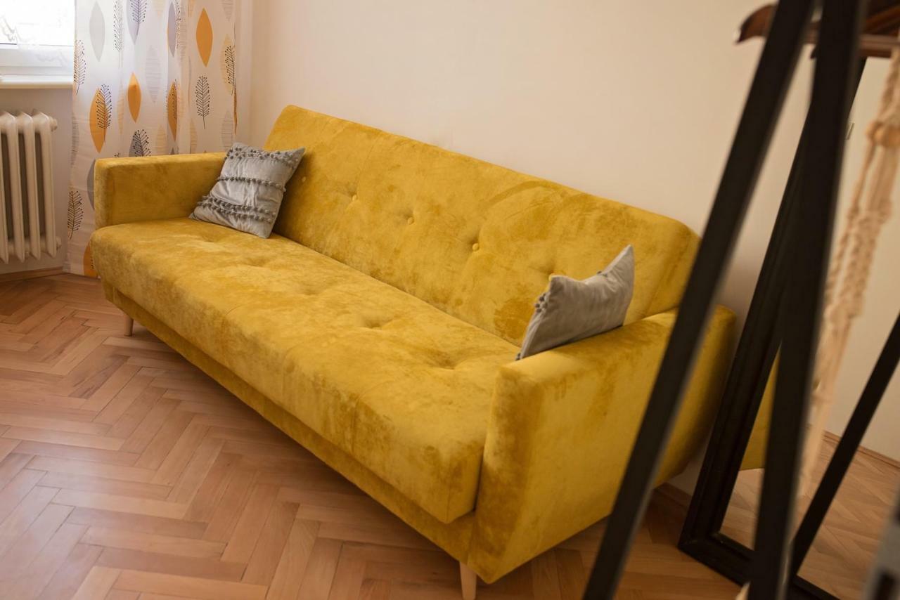 Apartment Retro *